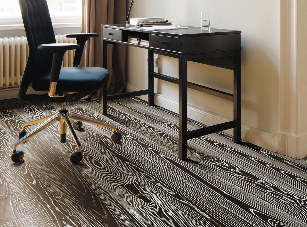 Produktbild 1 Landhausdiele 180 2V Esche Fancy strukturiert