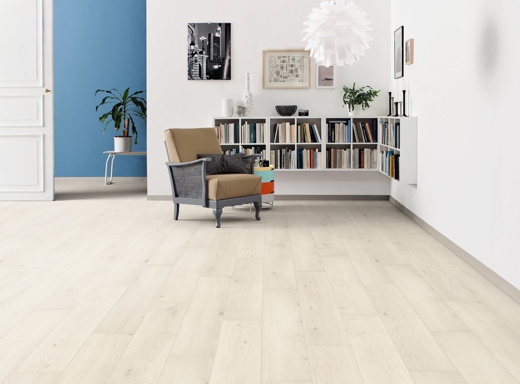 Product image 2 Plank 1-Strip 4V Oak Emilia White* authentic soft