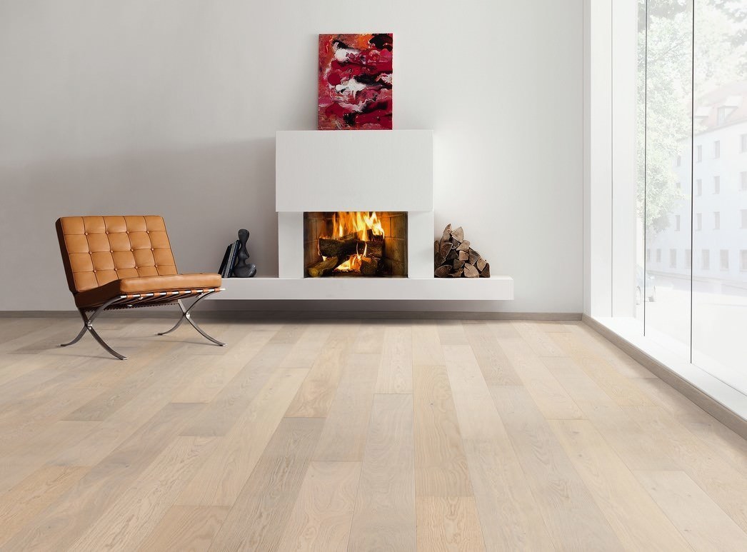 Product image 1 Plank 1-Strip 180 4V Oak Crystal White Markant brushed