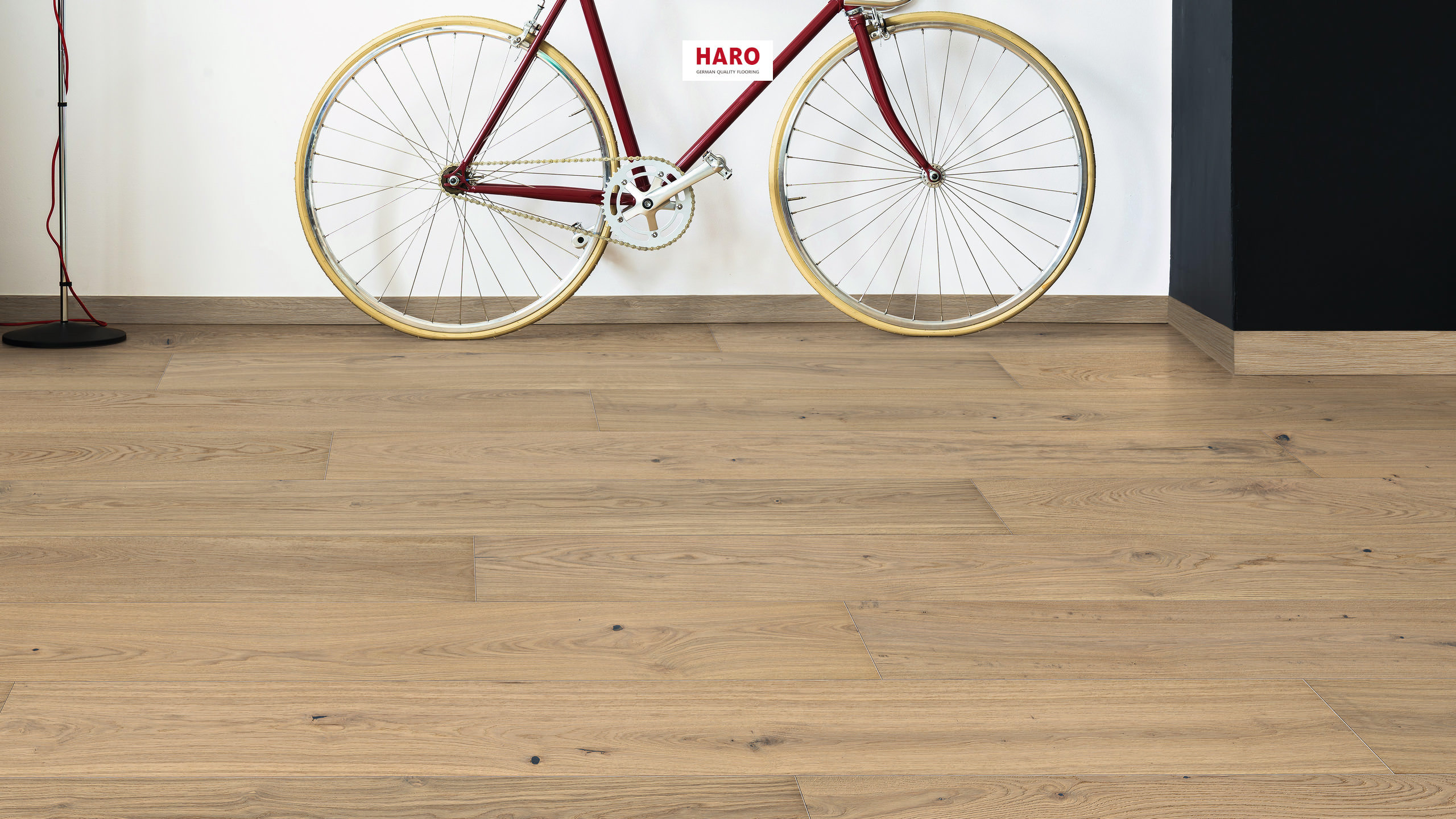 HARO PARQUET 4000 1-lama Plaza 240 4V Roble blanco luz Markant cepillado naturaLin plus Top Connect