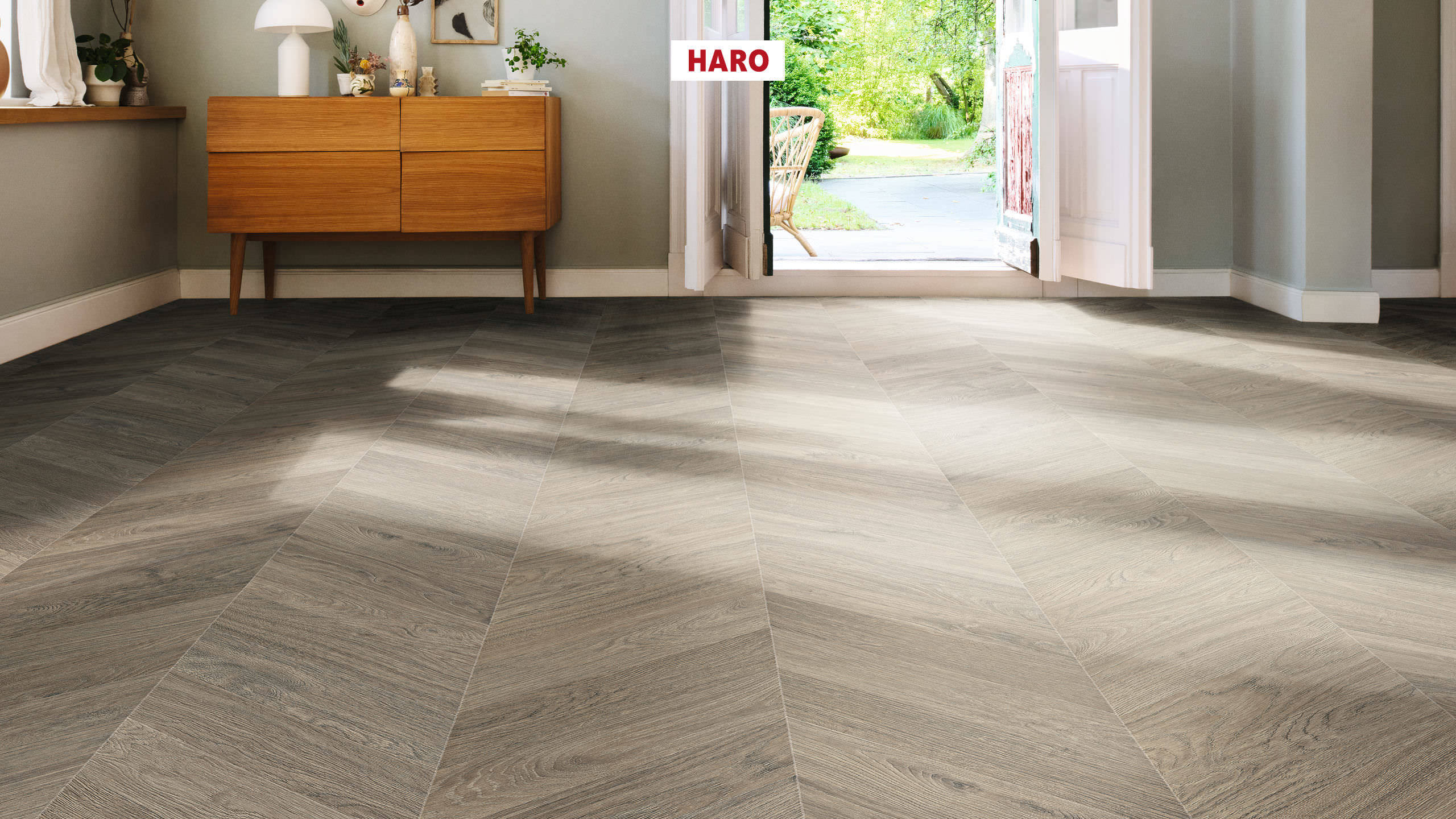 HARO Suelo laminado TRITTY 200 Aqua Chevron 4VM Roble gris* authentic Lock Connect plus