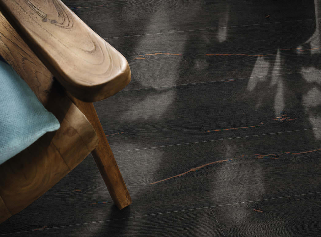 HARO Pavimento in laminato TRITTY 200 Aqua Gran Via 4B Rovere Metallic nero* authentic Silent Pro Top Connect
